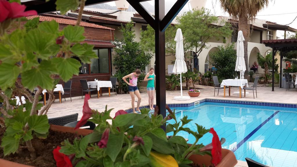 Club Alda Hotel Lapithos  Exterior photo