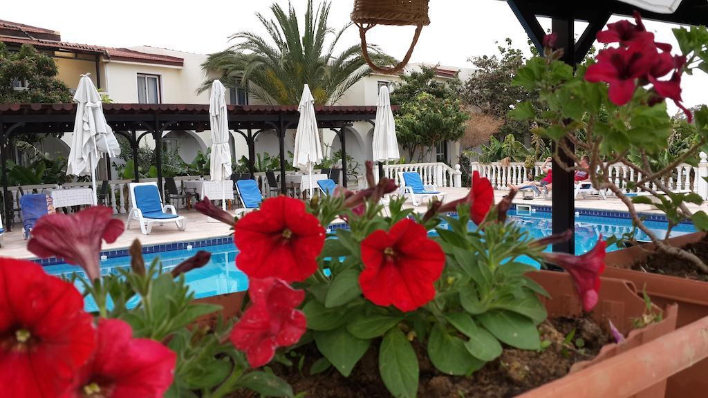 Club Alda Hotel Lapithos  Exterior photo