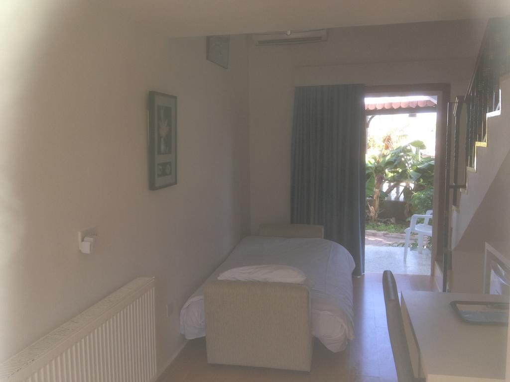 Club Alda Hotel Lapithos  Exterior photo