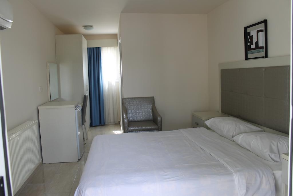 Club Alda Hotel Lapithos  Room photo