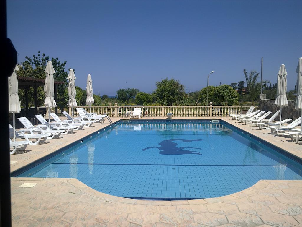 Club Alda Hotel Lapithos  Exterior photo