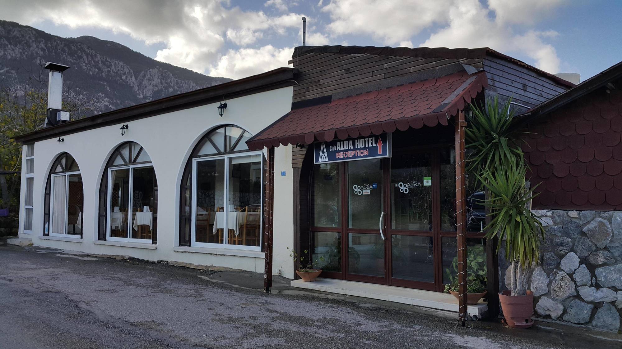 Club Alda Hotel Lapithos  Exterior photo